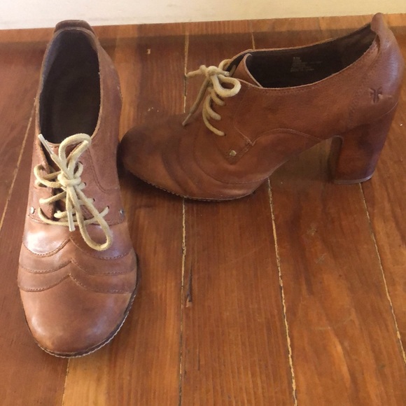 FRYE Adrienne Orford Pumps - Picture 3 of 9